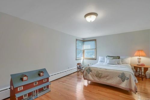 11 Marple Rd, Poughkeepsie NY 12603-1342 exterior