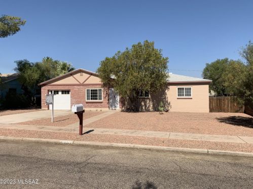 4641 9th St, Tucson, AZ 85711-2922