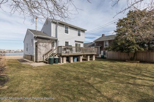 320 Elizabeth Ave, Point Pleasant Beach NJ 08742-4133 exterior