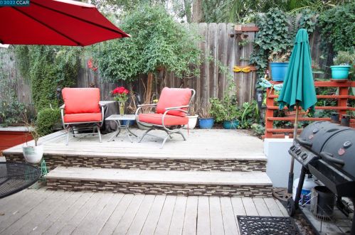 1963 Altura Dr, Concord CA 94519-2201 exterior