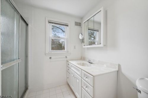 96 Fairmount Rd, Parsippany NJ 07054-3915 exterior