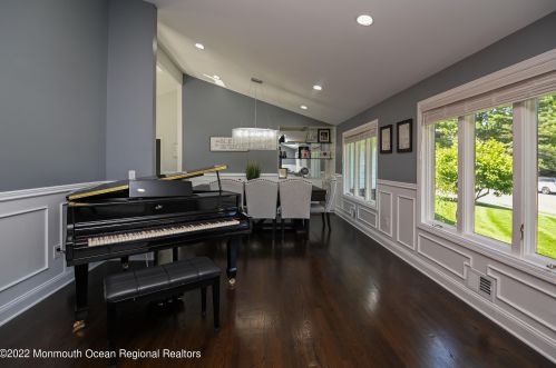 3 Arlene Dr, West Long Branch NJ 07764-1153 exterior