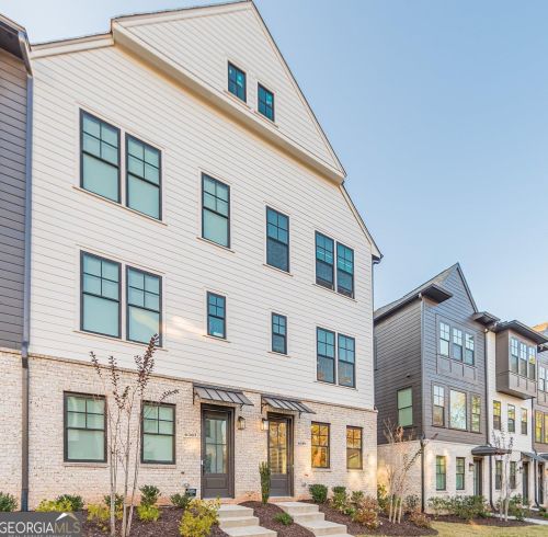 6569 Beacon Dr, Atlanta GA  30328 exterior