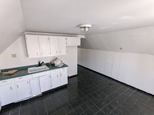 10435 Calhoun Ave, Chicago IL 60617-5353 exterior