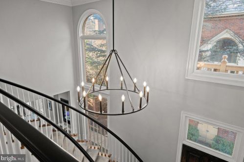 1544 Hampton Hill Cir, Mc Lean VA  22101-6021 exterior