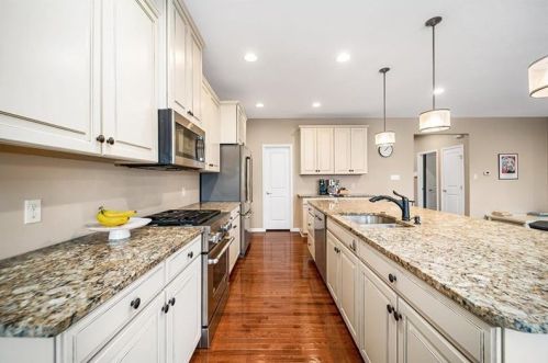 216 Overlook Dr, Pittsburgh PA 15216-1545 exterior