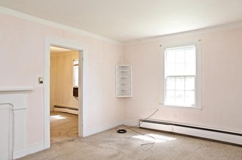 28 Harriet St, Norwalk CT 06851-3625 exterior