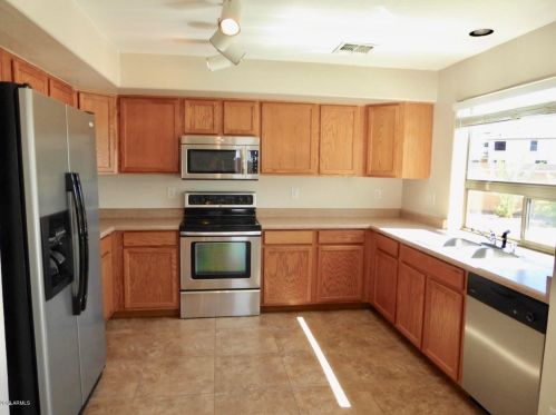 27413 25th Dr, Phoenix AZ  85085-4722 exterior