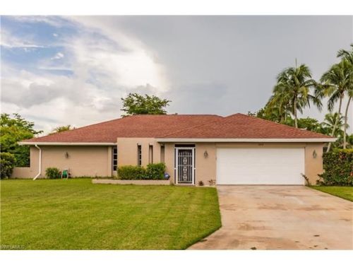 283 Bay Meadows Dr, Naples, FL 34113-8302