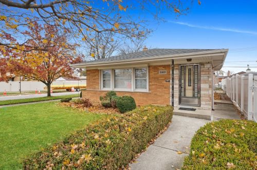 5901 Newcastle Ave, Chicago, IL 60638-3251