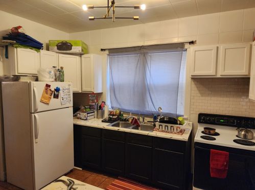 8030 Eberhart Ave, Chicago IL 60637-2484 exterior