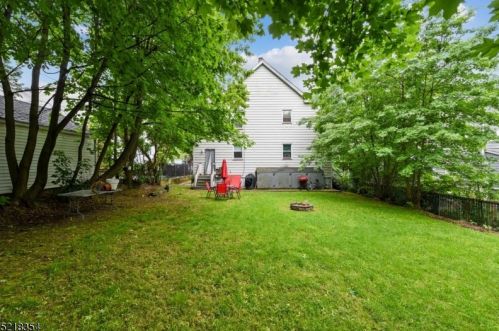 72 Chestnut St, Montclair NJ 07042-2945 exterior