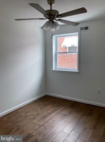 6802 Henry Ave, Philadelphia PA 19128-1522 exterior