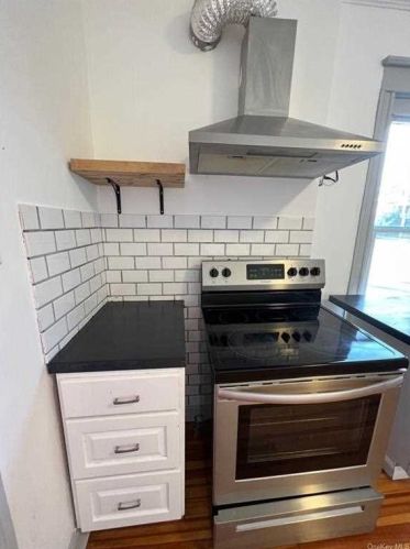 18 Innis Ave, Poughkeepsie NY  12601-3703 exterior