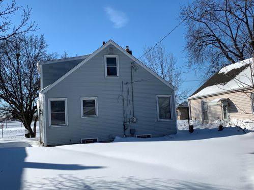 4236 64th St, Milwaukee, WI 53220-3096