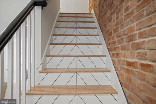 30 Adams St, Washington DC  20001-1026 exterior