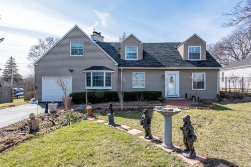 2440 Lewis Ave, Waukegan, IL 60087-3052