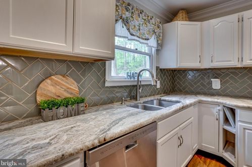 151 Autumn Ct, Huntingtown MD 20639-3400 exterior