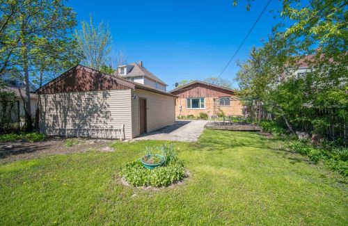 218 60th St, Milwaukee WI  53213-4220 exterior