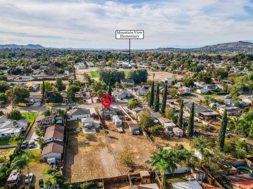 6190 Stearns St, Riverside CA 92504-1726 exterior