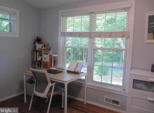 1807 Youngblood St, Mc Lean VA  22101-5244 exterior