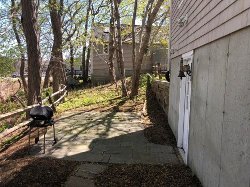 25 Locust Rd, Eastham MA 02642-2454 exterior