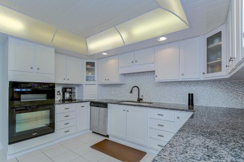 4219 Cartnal Ave, Tampa FL  33618-8600 exterior