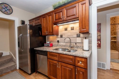 2905 Hackett Ave, Milwaukee WI 53211-3442 exterior