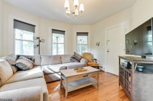 58 Chestnut St, Montclair NJ  07042-3804 exterior