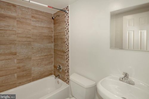 210 Orange St, Washington DC 20032-1737 exterior