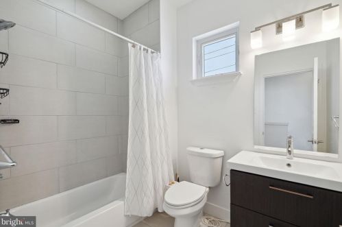 2201 Cumberland St, Philadelphia PA 19125-2203 exterior