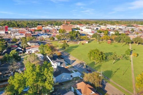 413 Fannin Ave, Denison TX  75020-4469 exterior