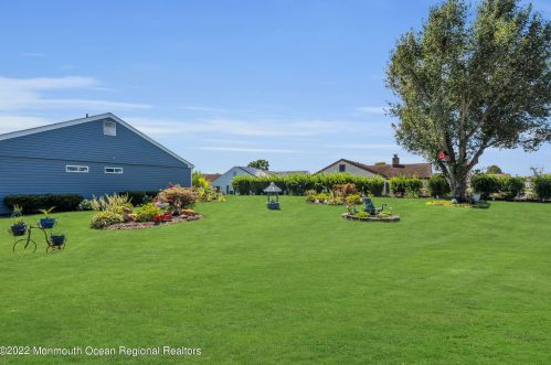 43 Gladstone Ave, Lakehurst NJ 08759-6625 exterior