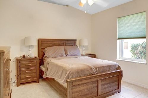 272 Surfside Ave, Fort Pierce FL  34983-1286 exterior