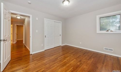 42 Rensselaer Dr, Commack NY 11725-4527 exterior