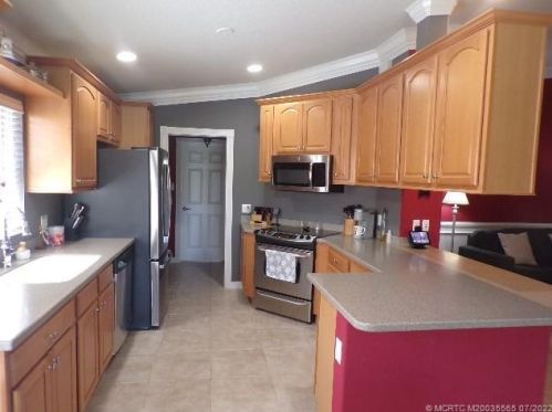 10426 Stratton Dr, Fort Pierce FL  34987-2318 exterior