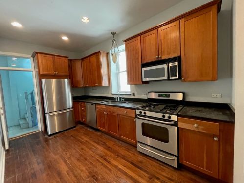 6320 Paulina St, Chicago IL 60660-1111 exterior