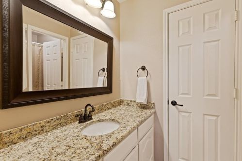 5141 Golfside Dr, Frisco TX 75035-8297 exterior