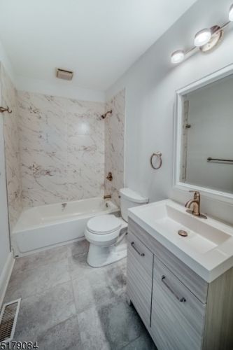 11 Beacon Hl Dr, Chester NJ exterior