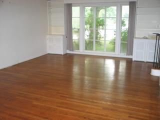 3310 Enderby Rd, Cleveland OH  44120-3350 exterior