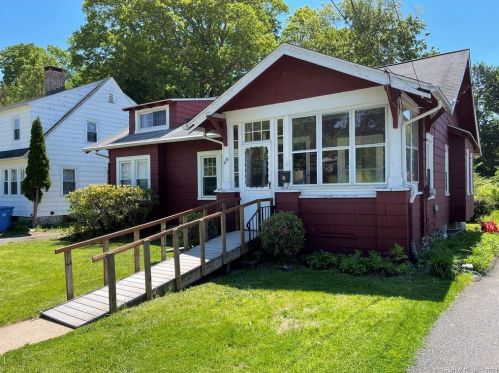 479 Commonwealth Ave, New Britain CT 06053-2404 exterior