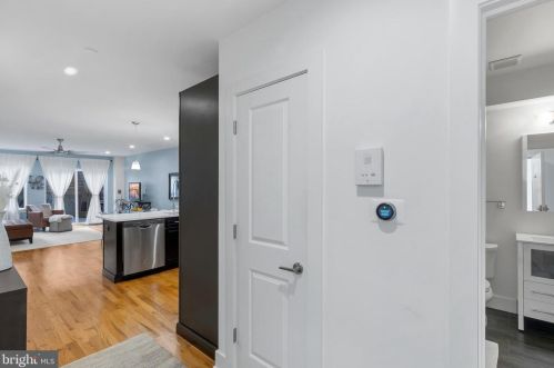 1517 Brown St, Philadelphia, PA 19130-2905