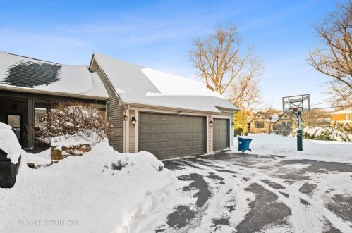 323 Kenmore Ave, Elmhurst IL 60126-3517 exterior