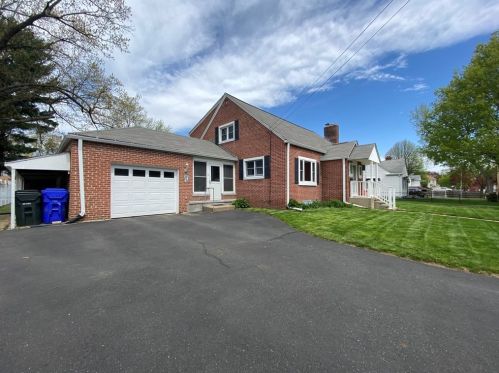 90 Park Rd, Springfield, MA 01104-1036