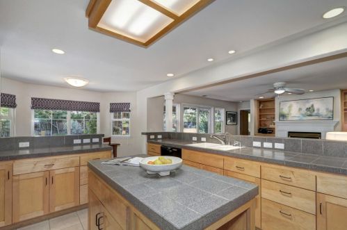 2302 Isle Royale Ln, Davis CA 95616-6617 exterior