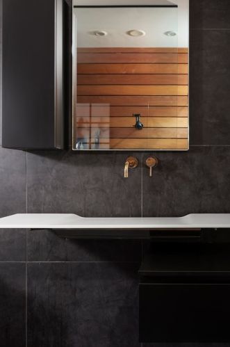 1257 Wolcott Ave, Chicago IL 60622-3675 exterior