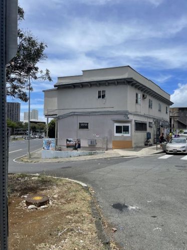 1402 Lusitana St, Honolulu HI 96813-1625 exterior