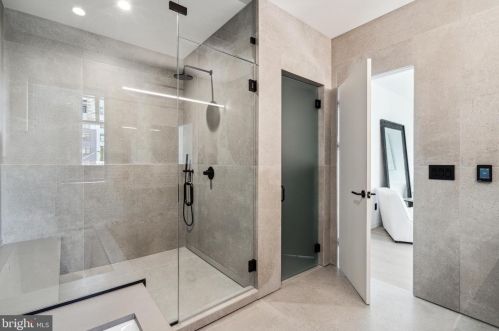 1355 Kater St, Philadelphia PA 19147-1817 exterior