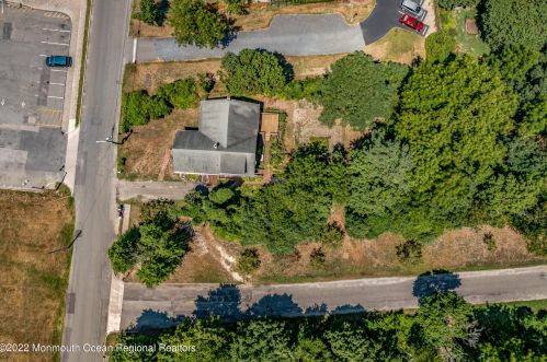 6 Jones Rd, Lacey NJ 08731-3611 exterior