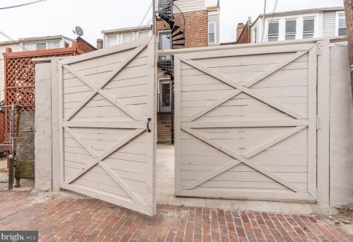 2121 4th St, Washington DC  20001-2309 exterior